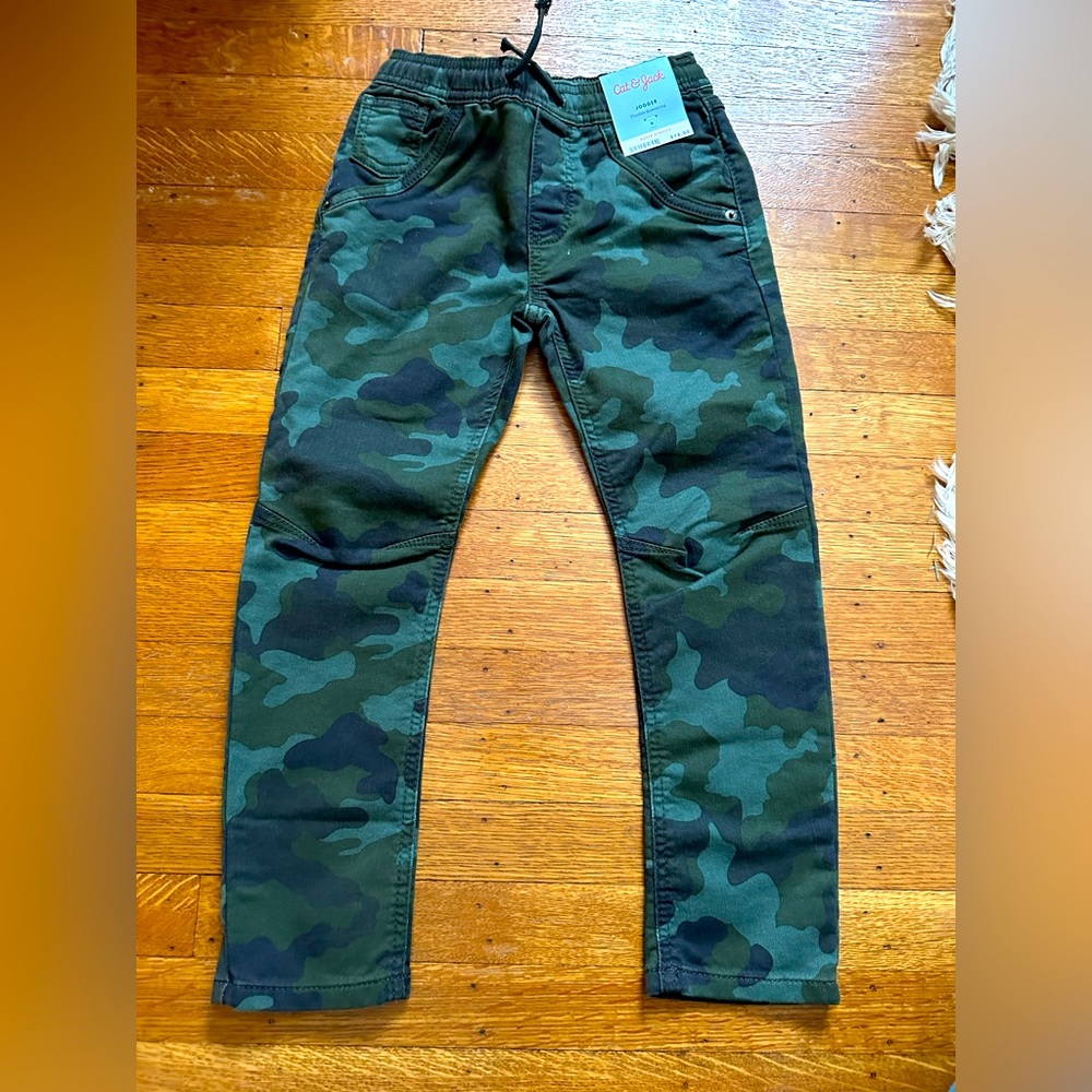 Cat & Jack camouflage stretch pants, NWT
